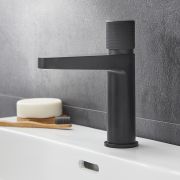 Mitigeur lavabo à bouton poussoir – Choix de finitions - Idro