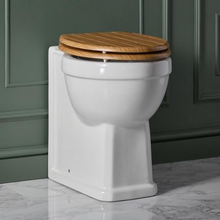 Cuvette WC à poser avec abattant effet chêne – Hauteur confortable – Choix de finitions des charnières - Richmond