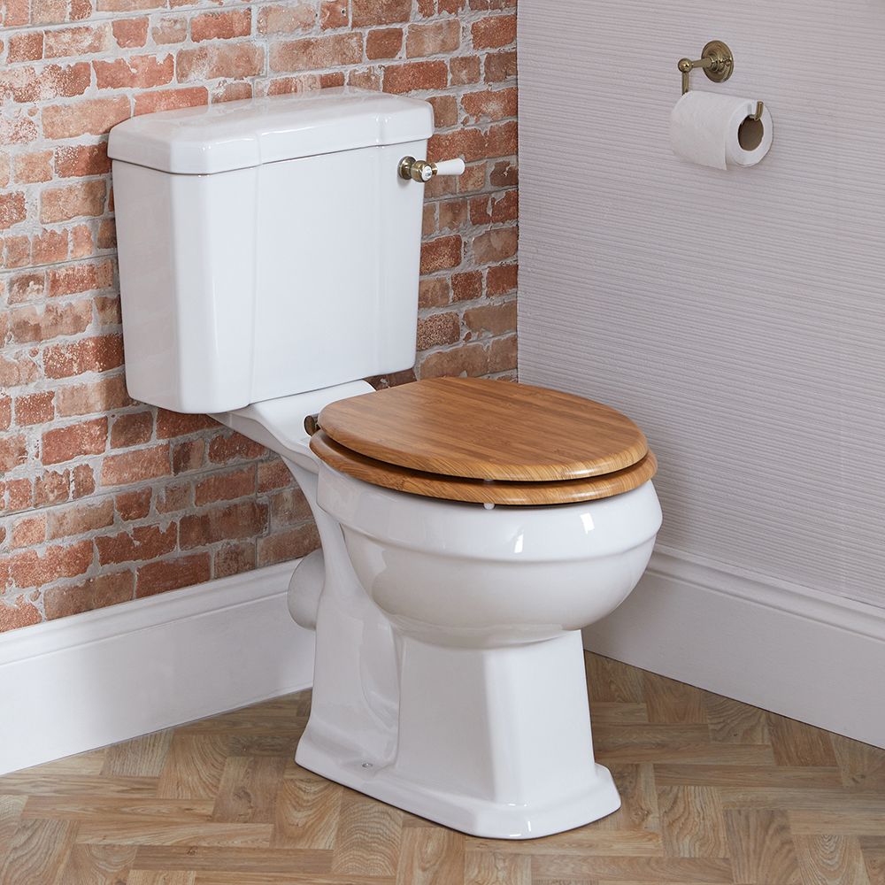 Cuvette WC avec abattant effet chêne, réservoir et levier de chasse d’eau – Or brossé – Hauteur confortable – Richmond