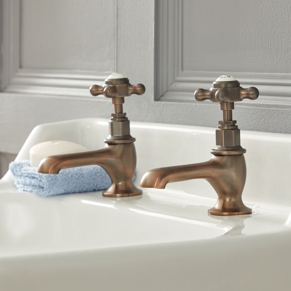 Paire de robinets lavabo rétro - Commandes en croisillon – Bronze huilé – Elizabeth