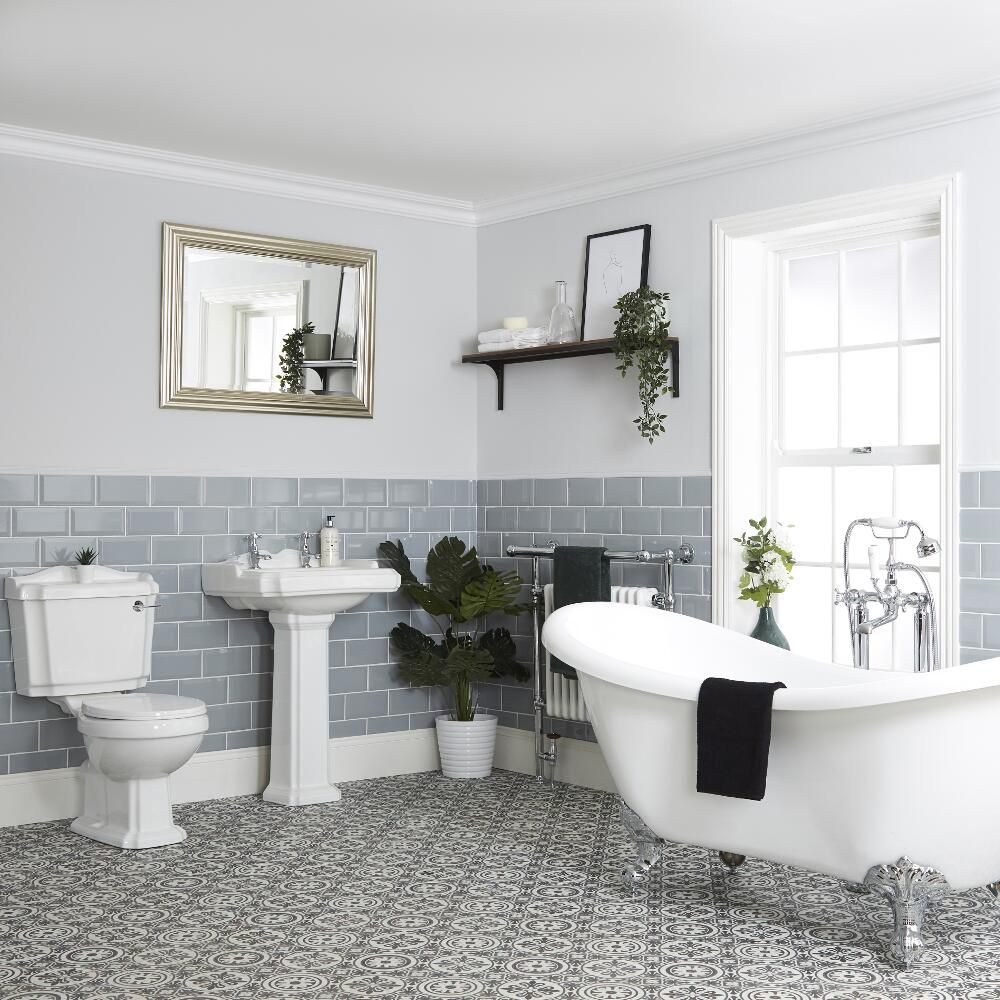 Baignoire îlot avec WC rétro et choix de lavabo – Windsor