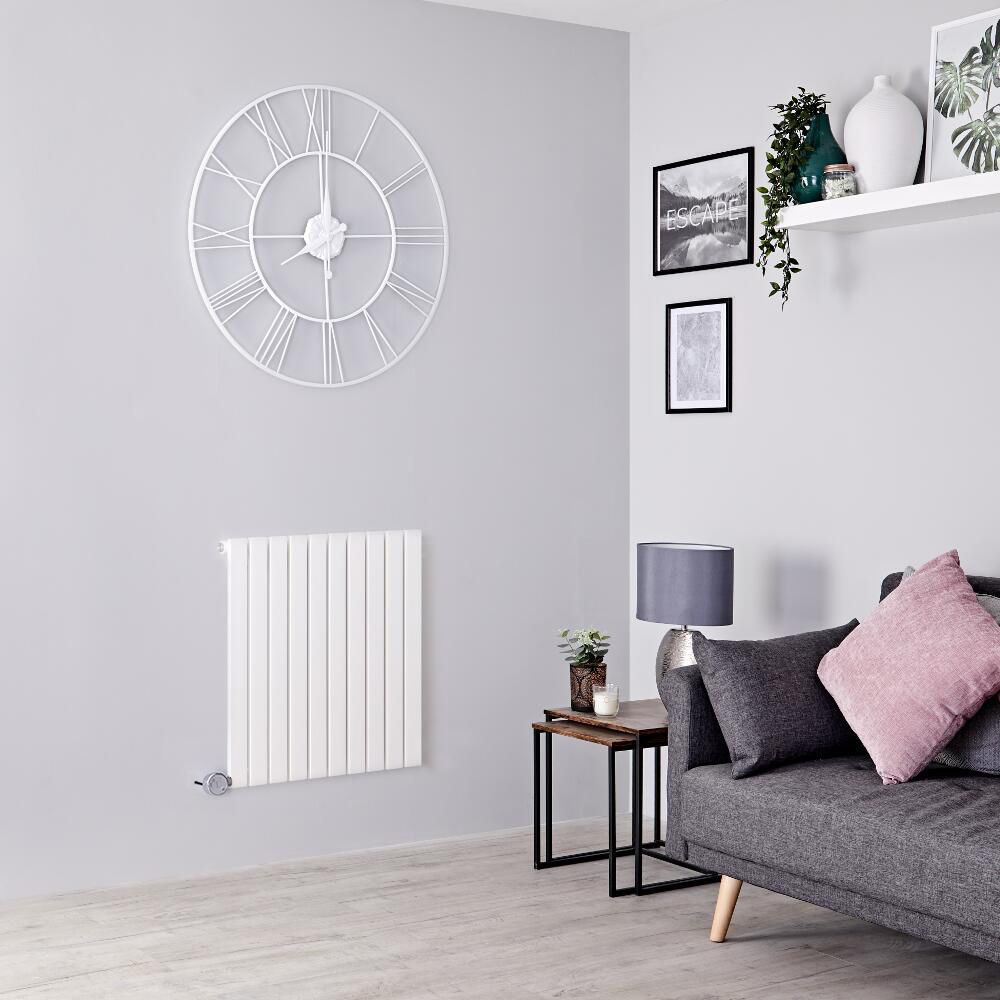 Radiateur design plat électrique horizontal – Blanc – 63,5 cm x 59 cm – Avec élément chauffant Bluetooth thermostatique – Câblé – Sloane – ECOSO par Hudson Reed