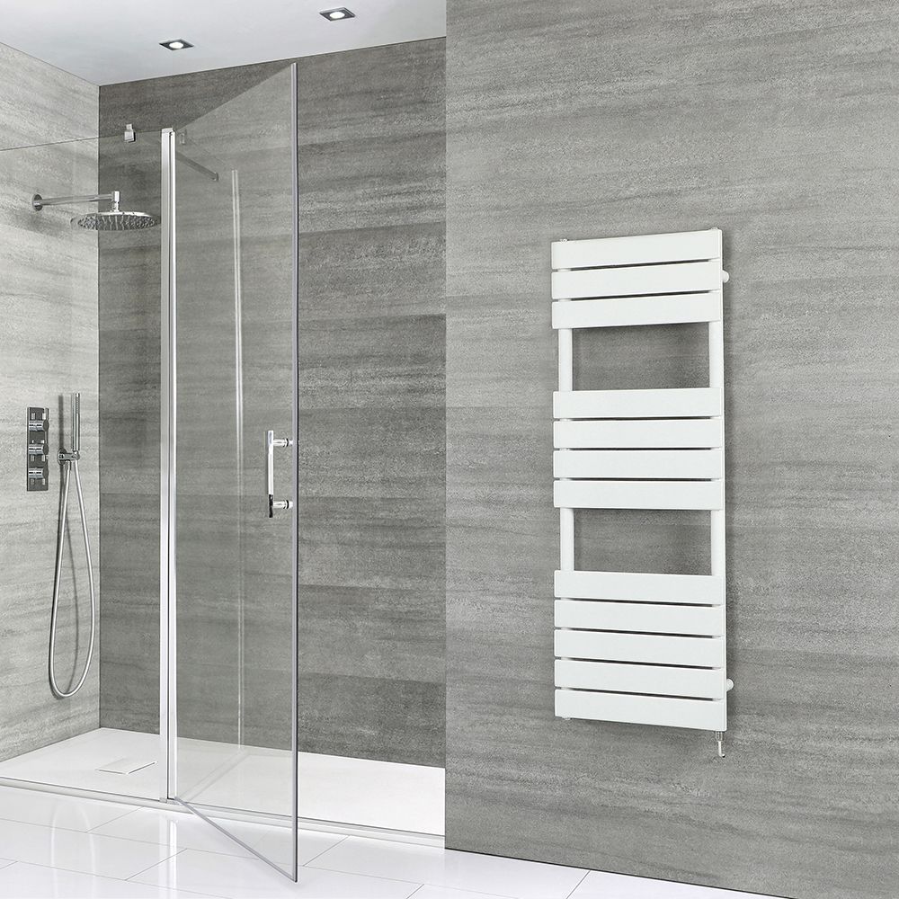 Sèche-serviettes design électrique – Barre plates – Blanc – Choix de tailles, d’élément chauffant et de cache-câble – Lustro