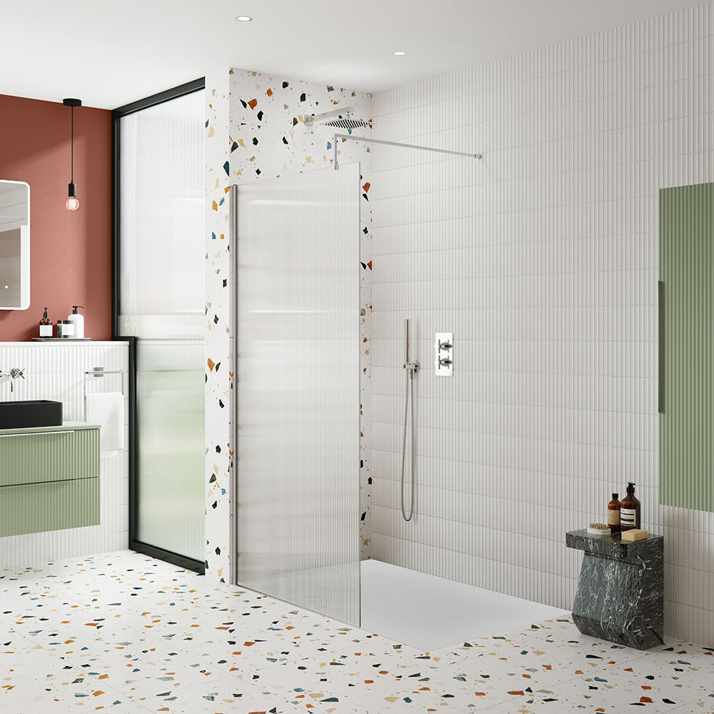 Douche à l’italienne en verre cannelé – Avec receveur – Chromé – Choix de tailles et paroi de retour en option