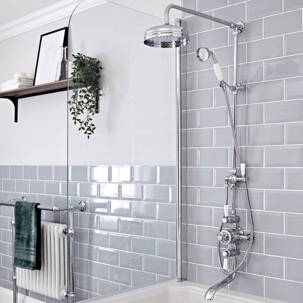Colonne de douche avec mitigeur thermostatique exposé à 3 fonctions – Bec verseur, pommeau & douchette – Chromé et blanc - Elizabeth
