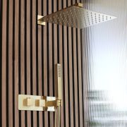 Kit de douche thermostatique avec mitigeur avec inverseur, pommeau mural et douchette – 2 fonctions – Or satiné – Lyra