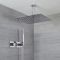 Mitigeur thermostatique avec pommeau de douche plafonnier carré et douchette – Chromé - Kubix