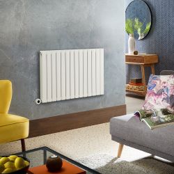 Radiateur design électrique horizontal – 63,5 cm – Blanc – Choix de tailles et de thermostat Wi – Fi et option de câblage ou sur prise – Delta – ECOSO par Hudson Reed